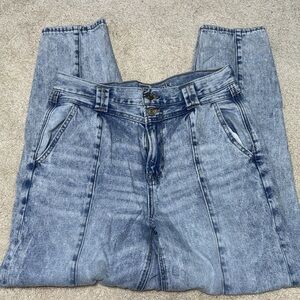 American Eagle Mom Jeans